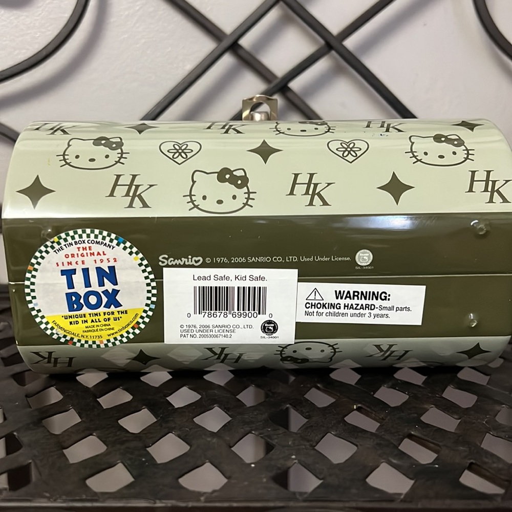 Hello Kitty Tin Box - Picture 7 of 7